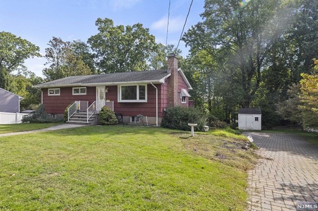 11 1st St, Park Ridge NJ  07656-1661 exterior