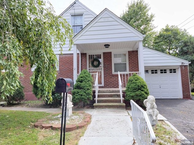2 Stone Ave, Elmwood Park, NJ 07407