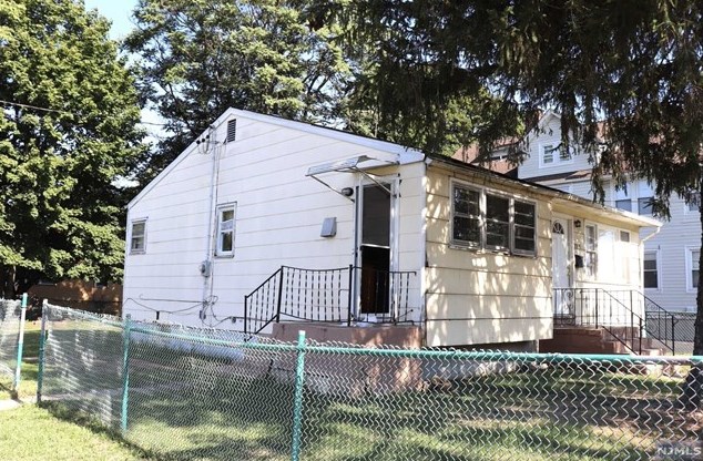 1333 2nd Pl, Plainfield, NJ 07062-2508