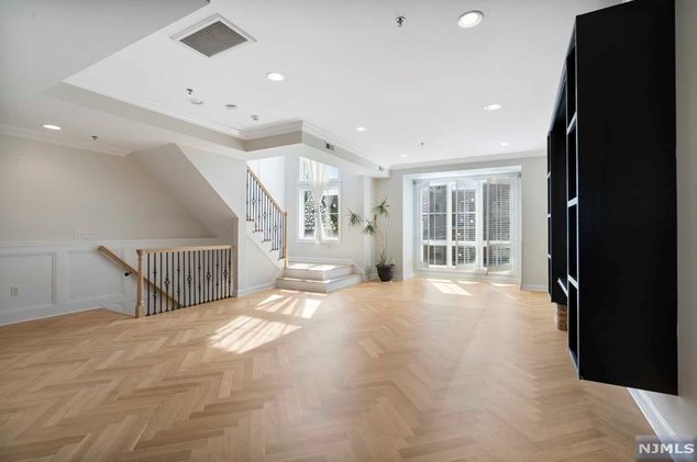11 Washington Pl #203, Cliffside Park, NJ 07010