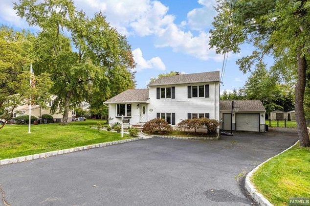 406 Park Ave, Midland Pk, NJ 07432