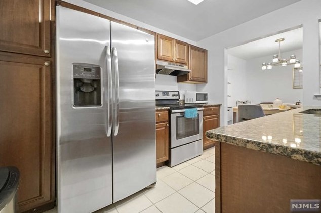 38 Garden Pl Apt 132, Edgewater, NJ 07020