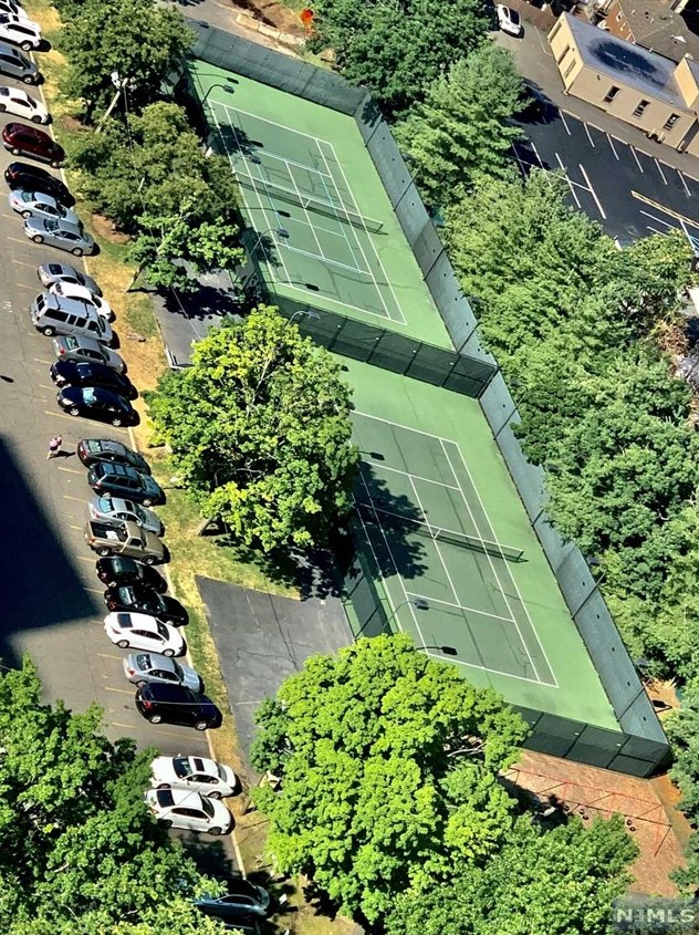 6 Horizon Rd, West Fort Lee NJ  07024-6601 exterior