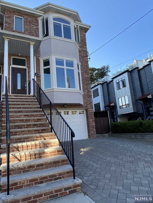 793 Edgewood Ln, Cliffside Park, NJ 07010
