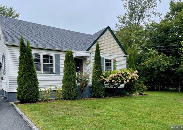 71 Virginia Ave, Dumont, NJ 07628