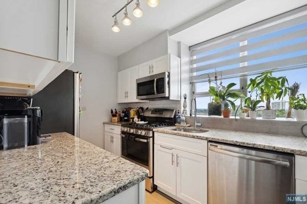 3 Horizon Rd ##1426, West Fort Lee, NJ 07024