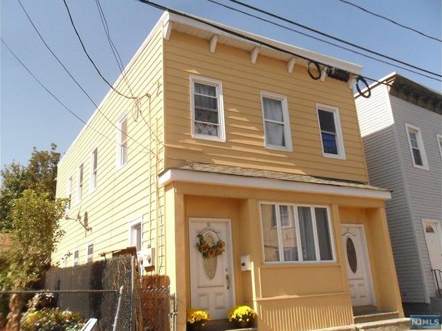 11 Jackson Ave, Hackensack, NJ 07601-6806