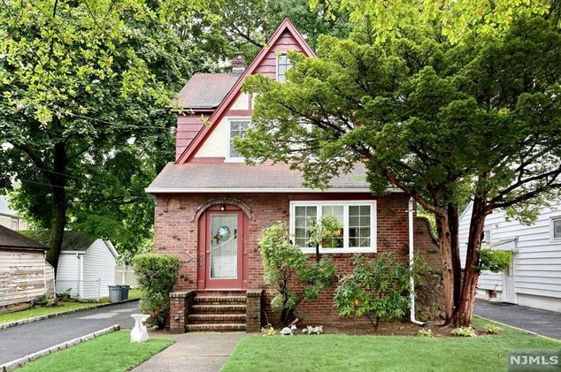 1019 Haddon Pl, Teaneck, NJ 07666