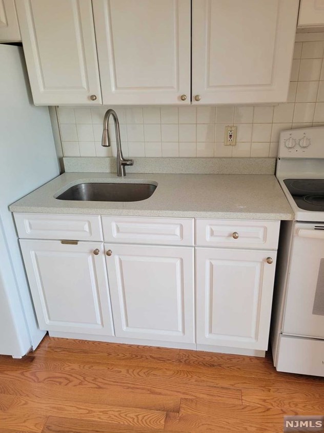 201 12th St #24, Palisades Park, NJ 07650