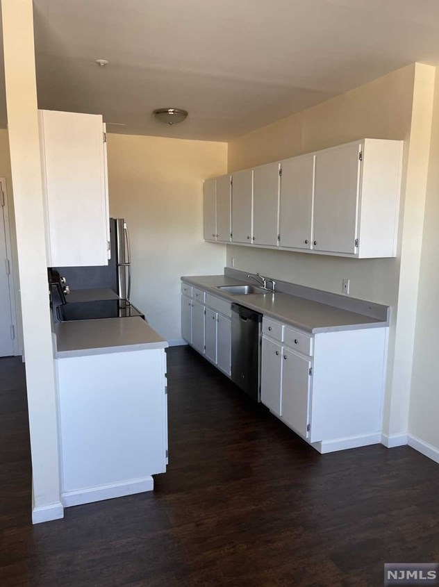 40 Washington Ave #c11, Dumont, NJ 07628
