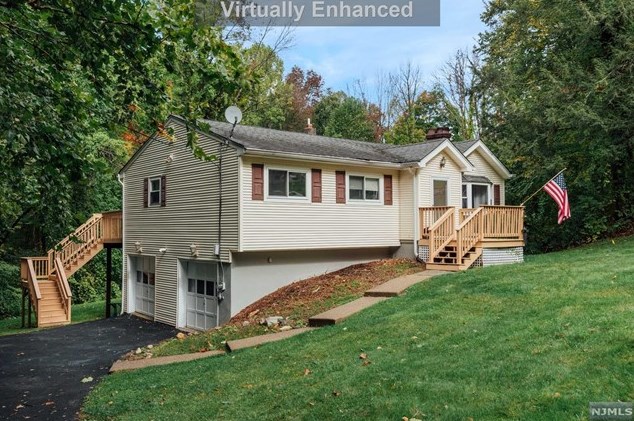 8 Grove Dr, Wantage, NJ 07461