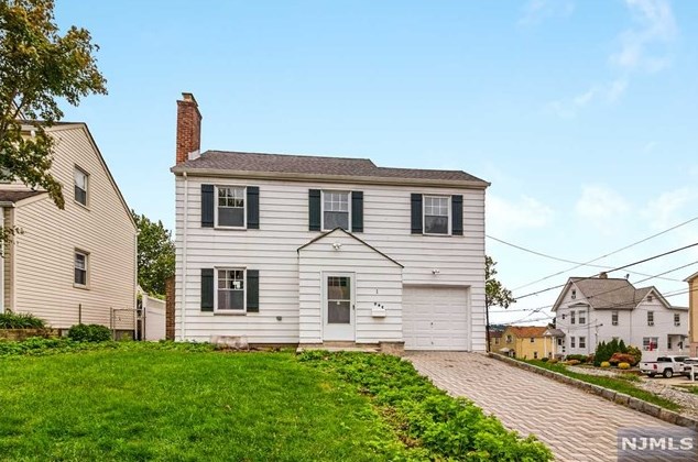 1 9th St, North Arlington, NJ 07031-4718