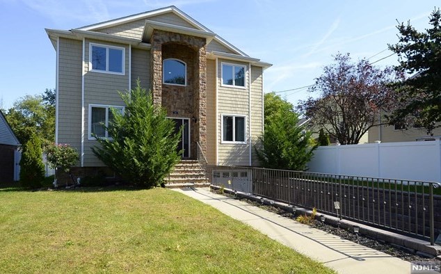 190 Catalpa Ave, Hackensack, NJ 07601