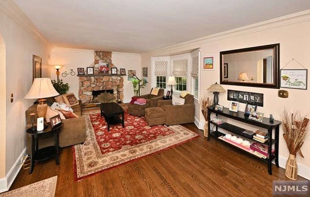 101 S Highwood Ave, Ridgewood, NJ 07452