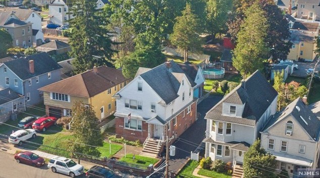 70 Liberty St, Lodi, NJ 07644-2316