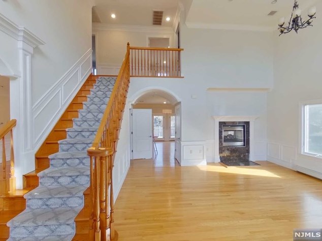 131 Elm St, Tenafly NJ  07670-3033 exterior