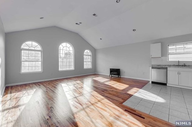 102 Astor Pl #2, Jersey City, NJ 07304