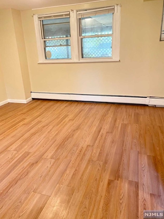 268 Hickory Ave, Bergenfield, NJ 07621