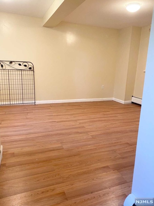 268 Hickory Ave, Bergenfield NJ  07621-1843 exterior