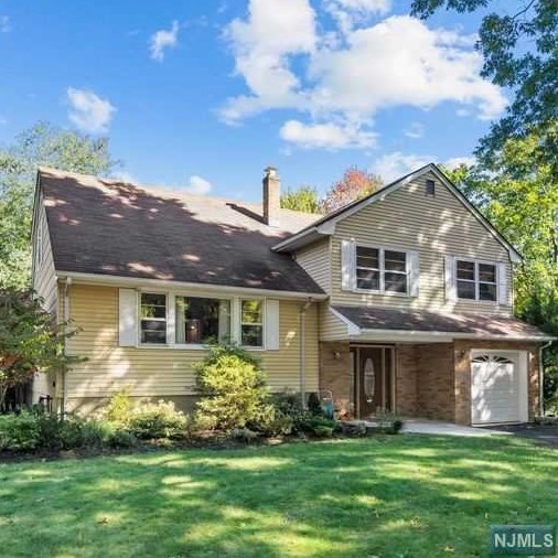 38 Kennedy Cir, Closter, NJ 07624