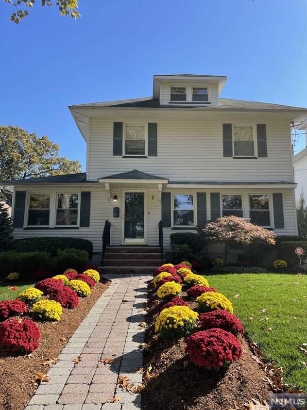 5 Carmita Ave, Rutherford, NJ 07070-1121