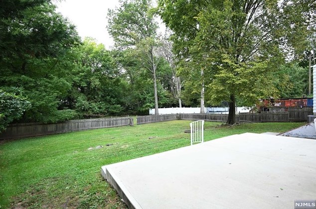 59 South Dr, Rochelle Park, NJ 07662