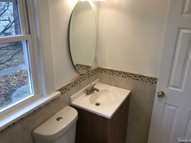 43 Garden St, Bergenfield NJ  07621-2743 exterior