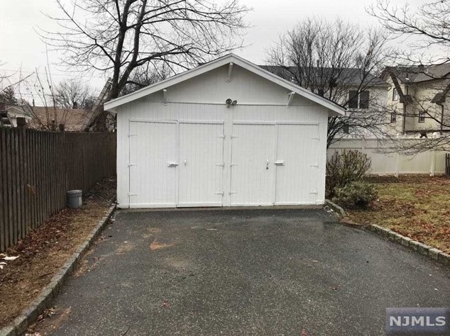 43 Garden St, Bergenfield NJ  07621-2743 exterior