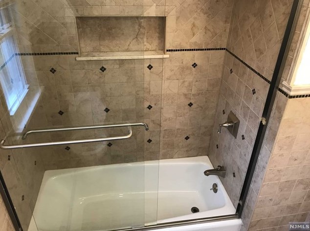 43 Garden St, Bergenfield NJ  07621-2743 exterior