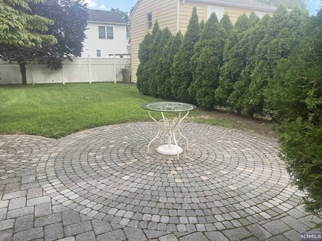 43 Garden St, Bergenfield NJ  07621-2743 exterior