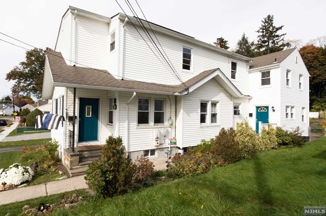 22 Crescent St, Rochelle Park, NJ 07662
