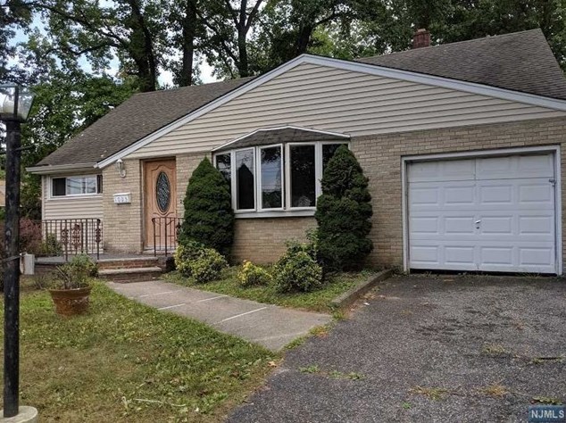 1005 Boulevard, N Milford, NJ 07646