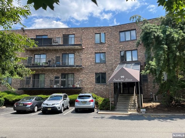 99 Teaneck Rd #217, Ridgefield Park, NJ 07660