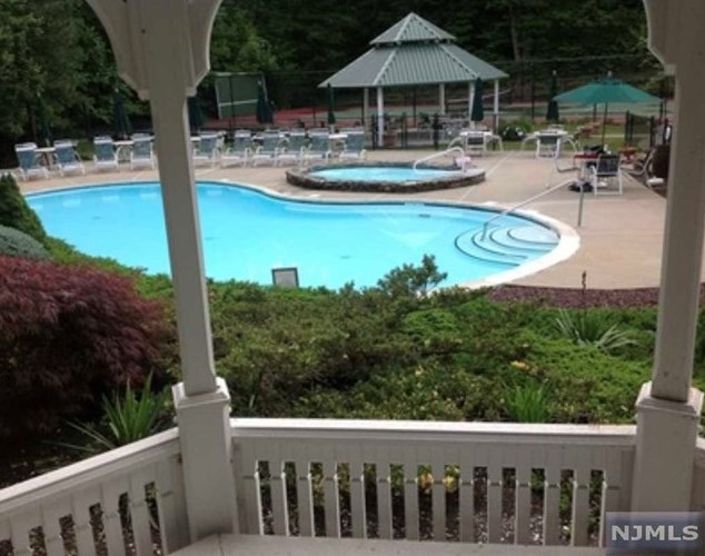 4 Richmond Rd #213, West Milford, NJ 07480