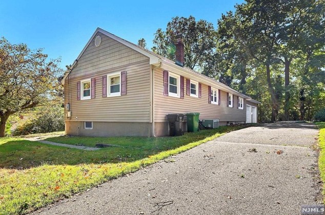 36 Benton Rd, Paramus, NJ 07652