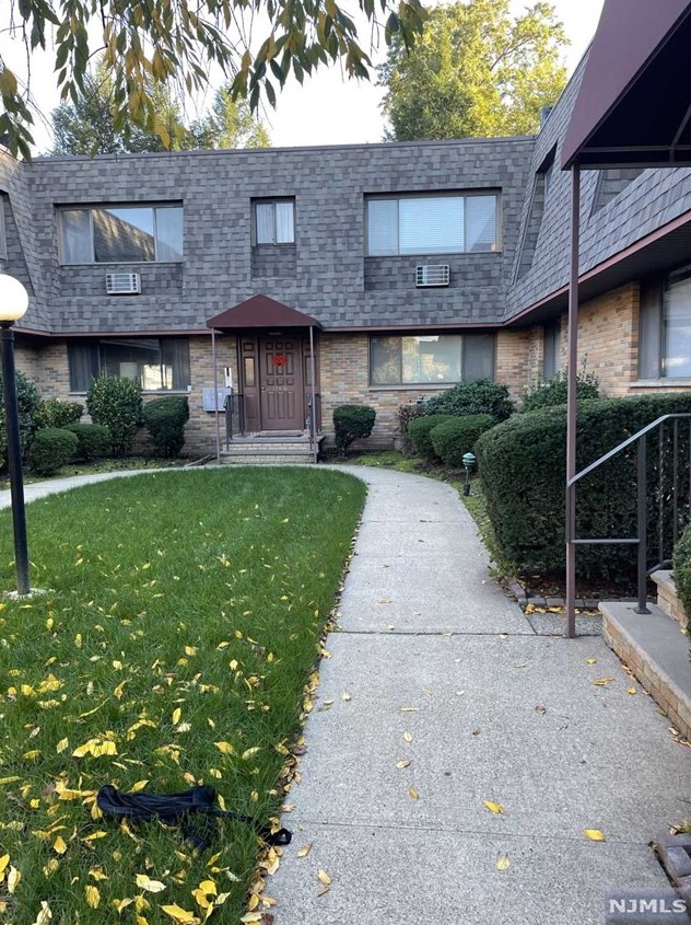 162 Diamond Bridge Ave #16, Paterson, NJ