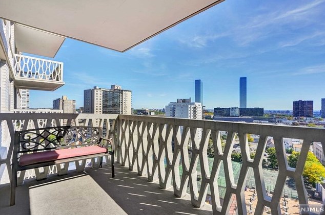 2000 Linwood Ave Apt 15o, West Fort Lee, NJ