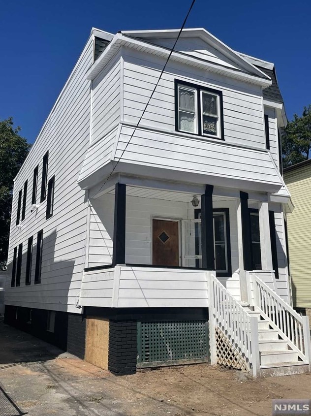 191 Dewey St, Newark NJ  07112-1360 exterior
