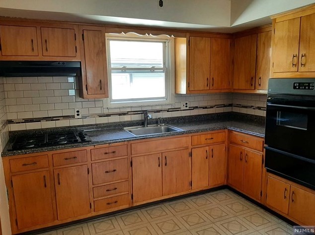 716 Jefferson Ave #2, Cliffside Park, NJ 07010
