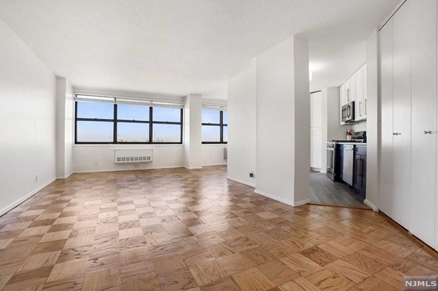 7000 Blvd E #49k, West New York, NJ 07093
