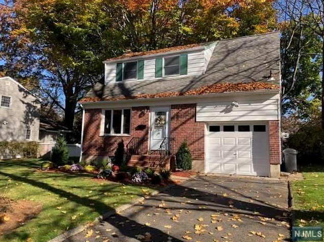 47 Park Ave, Cresskill, NJ 07626