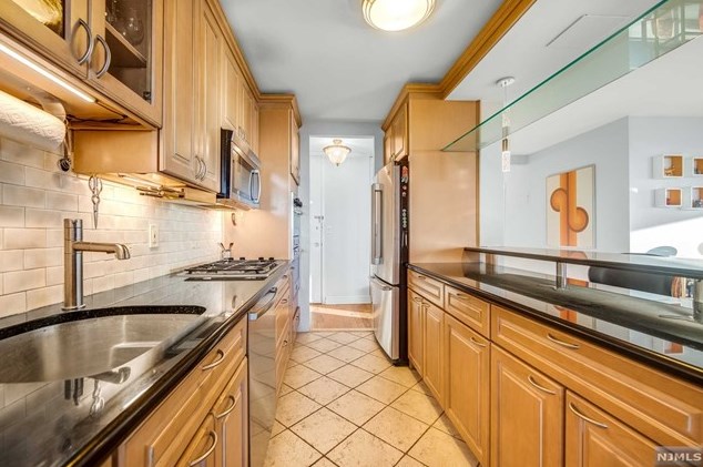 555 North Ave #23r, West Fort Lee, NJ 07024
