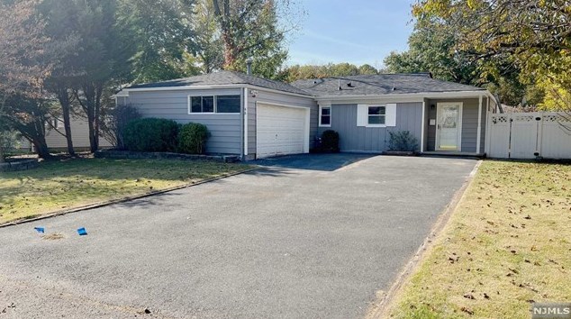48 Emwood Dr, Emerson, NJ 07630