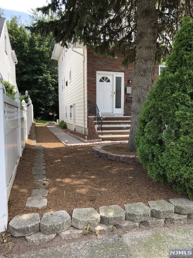 10 Philip Ave, Elmwood Park, NJ 07407