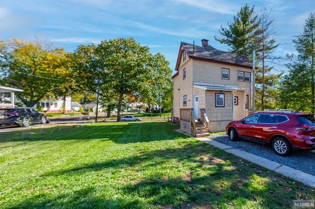 605 7th St, Plainfield NJ  07060-2127 exterior
