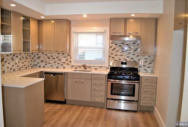 217 Tontine Ave #2, Lyndhurst, NJ 07071