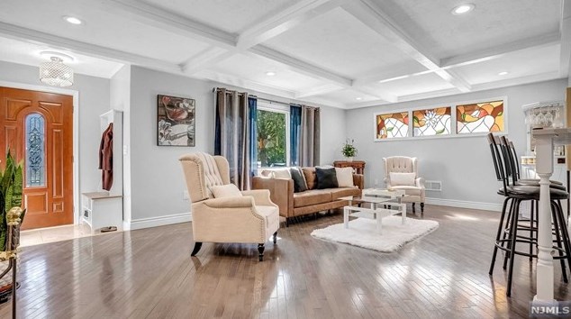 87 Locust Ave, Millburn, NJ 07041