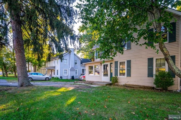 41 Vernon Ave, Hardyston, NJ 07419