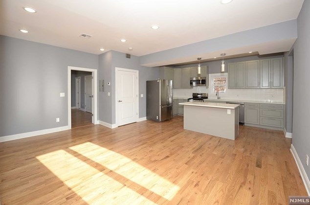 307 Union Ave #2, Rutherford, NJ 07070