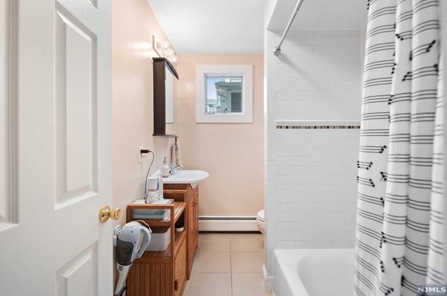 420 Carmita Ave, Rutherford NJ 07070-1124 exterior